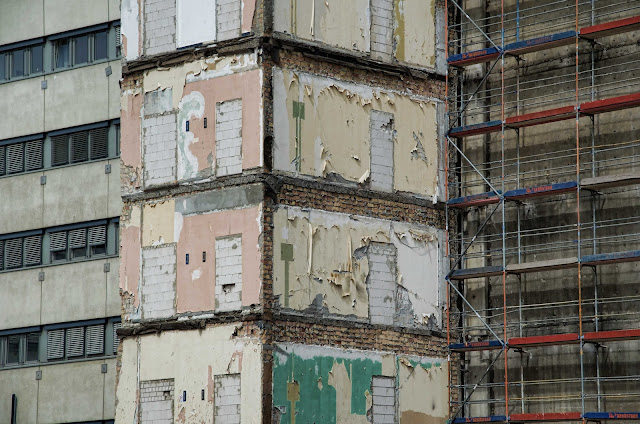 Baustelle Ordnungsmassnahme, Teilrückbau eines Verwaltungsgebäudes ehemaliges "DDR-Bauministerium", Scharrenstraße / Breite Straße, 10178 Berlin, 04.06.2014