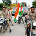 गाजीपुर पुलिस ने 25 किमी लंम्बी बाइक तिरंगा रैली निकाली, यातायात नियमों की उड़ी धज्जियां