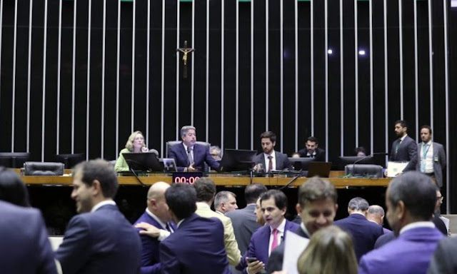 Projeto PL2630/20 sai da pauta de votação