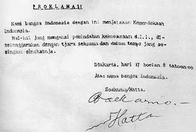 Peristiwa proklamasi kemerdekaan Indonesia dilaksanakan pada tanggal  Teks Proklamasi Kemerdekaan Indonesia Versi Otentik/Asli & Klad
