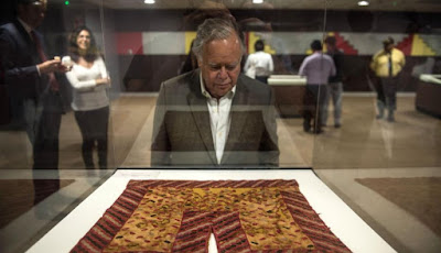 Textiles Paracas que regresaron al Perú