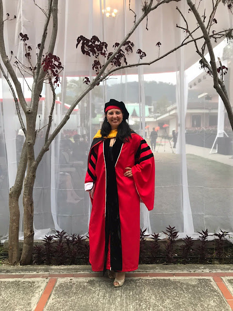 María Fernanda Loayza, la primera mujer en obtener su título de Ph.D. en Microbiología en la USFQ