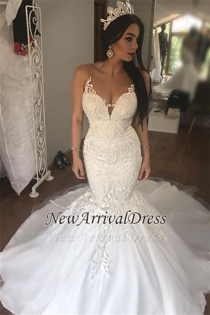 https://www.newarrivaldress.com/g/sleeveless-lace-mermaid-gorgeous-long-buttons-wedding-dress-109062.html?cate_2=77
