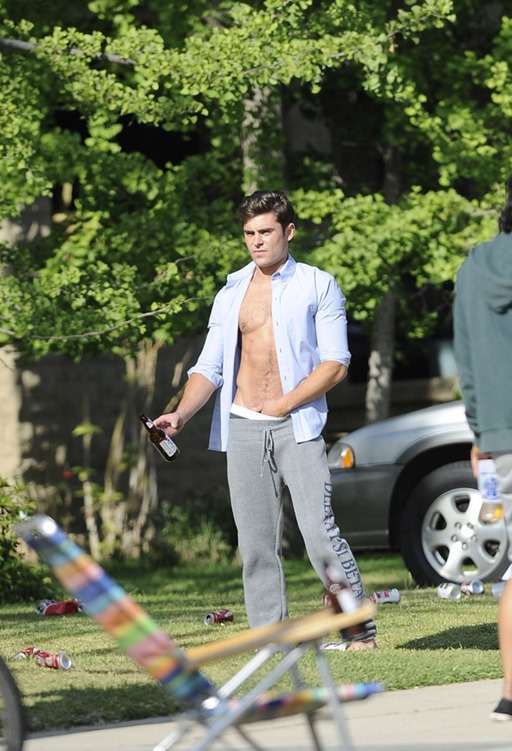 Zac-Efron-Sighting-on-Set-of-Townies-in-LA-02