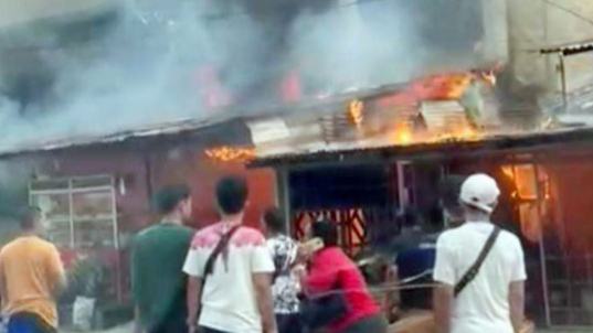 Tabung Gas Meledak, Rumah Makan Padang di Siantar Estate Hangus Terbakar