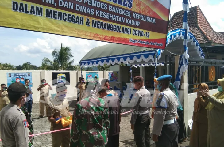 Polsek bersama Forkopimka Kadur Launching Kampung Tangguh Semeru di Desa Bangkes