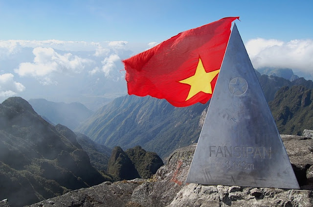 Conquer Fansipan peak properly. Do you want to challenge yourself?