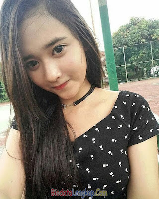 Cewek cantik seksi hot