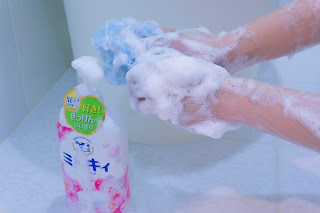 牛乳石鹼－Ｍｌｉｋｙ牛乳精華沐浴乳（玫瑰花香），全家人一起使用的沐浴乳