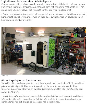 Christoffer ”Nubbe” Svensson bor på 3 kvadratmeter. Ser ut att vara smart byggd med isolering. Huset transporteras med en elcykel.