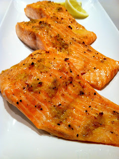 http://pantrydreams.blogspot.com/2013/03/easy-lemon-garlic-broiled-salmon.html