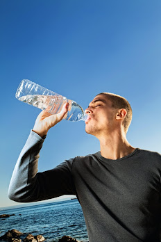 4 THINGS WATER DOES TO YOUR HEALTH