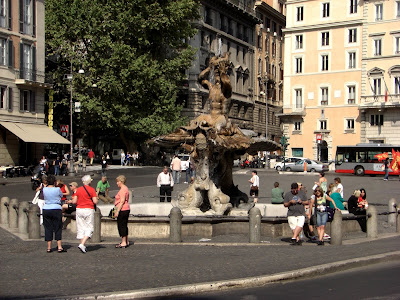 Fontana del Tritone en Piazza  Barberini.