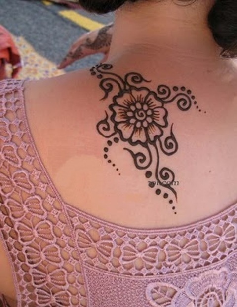 Stylish Neck Back Mehndi Designs Photos