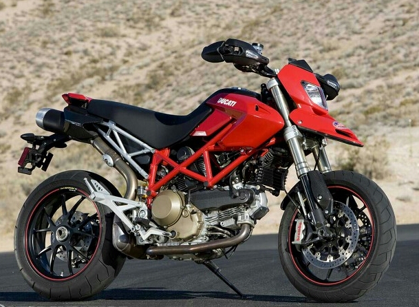 Ducati motor moge bandung buahbatu sport touring 