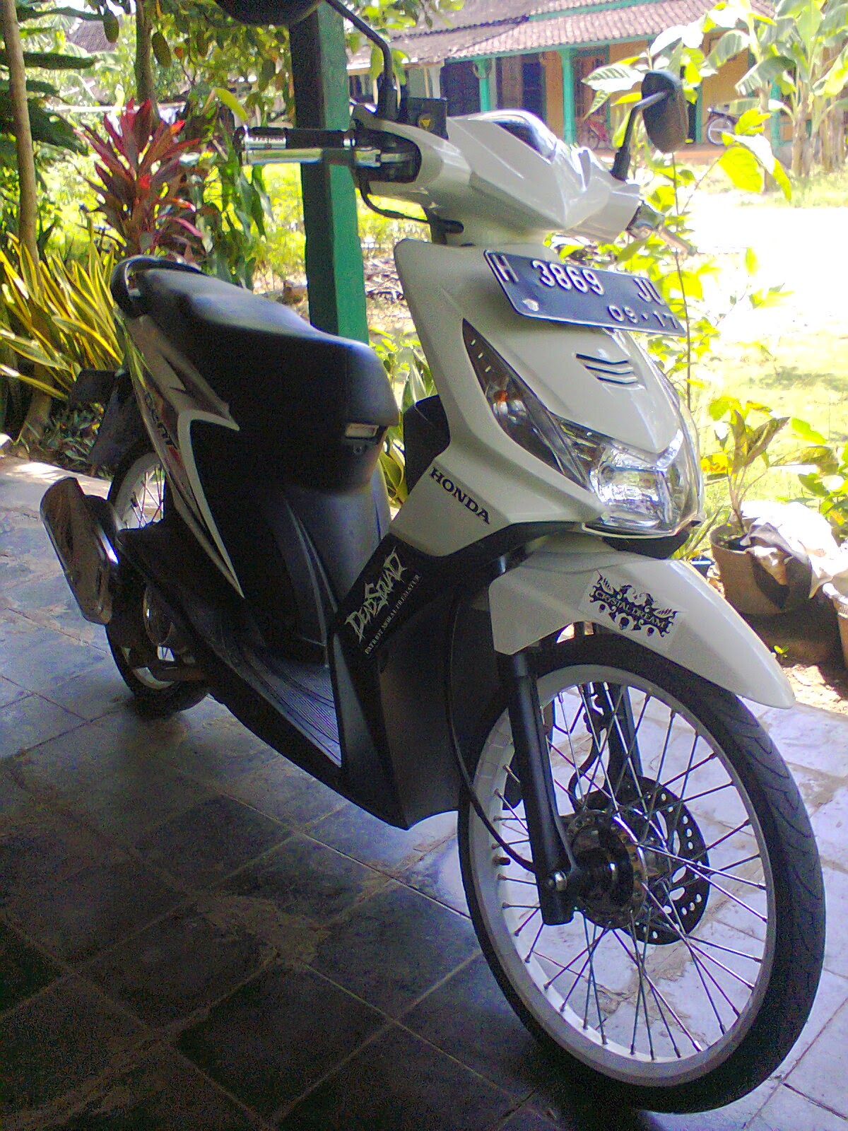 Download Kumpulan 65 Modifikasi Motor Honda Beat Tahun 2012 Terkeren