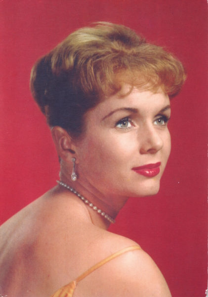 Actress Debbie Reynolds Images &amp; Pictures - Findpik