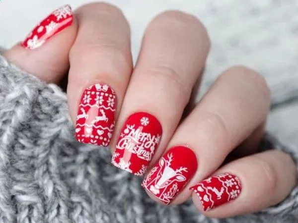Sledders in the Winter An idea for Christmas nail art