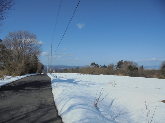 結構積もっていますねこの降りる道は車が良く通るので注意します