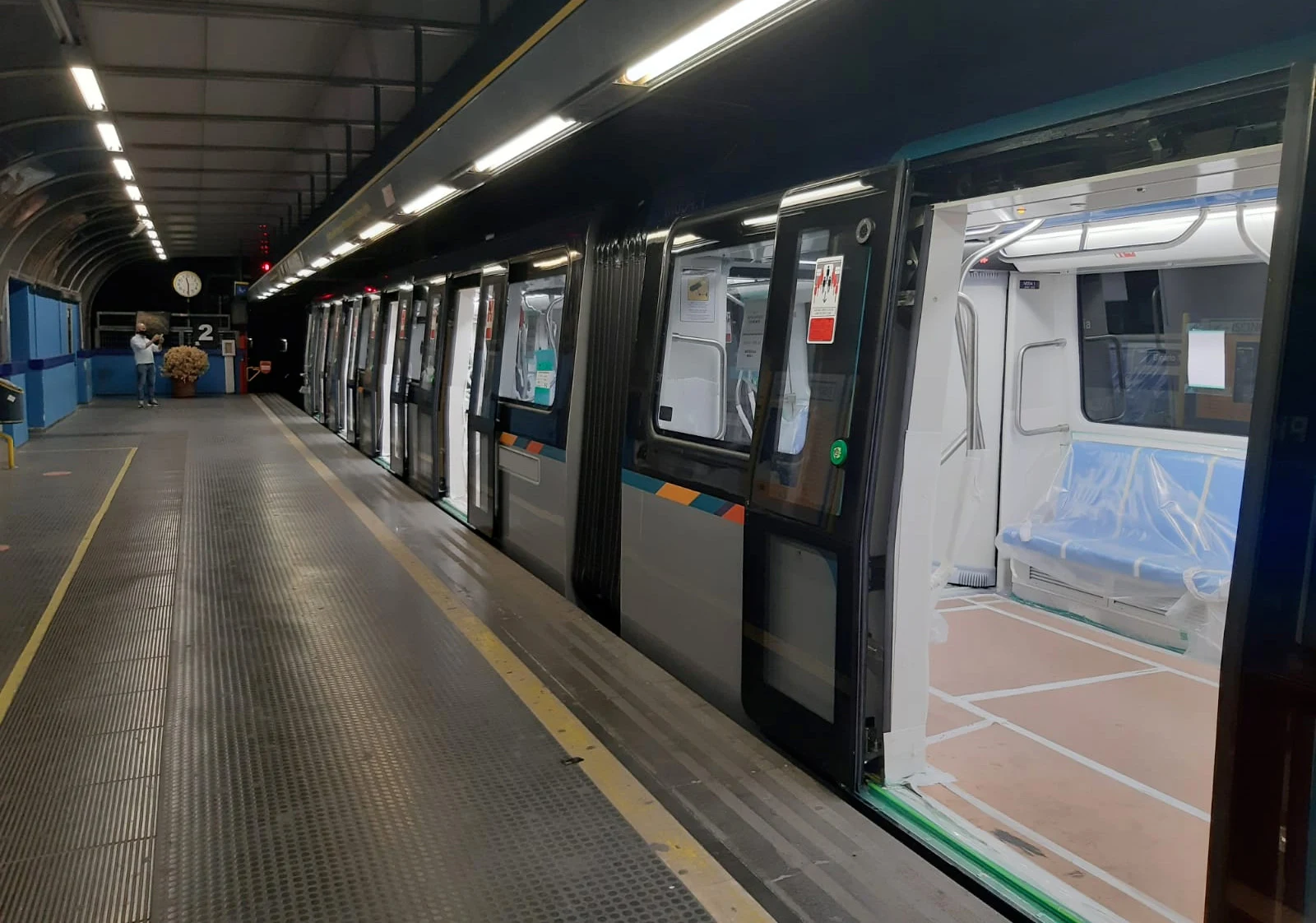 Treno nuovo della Linea 1 di Napoli