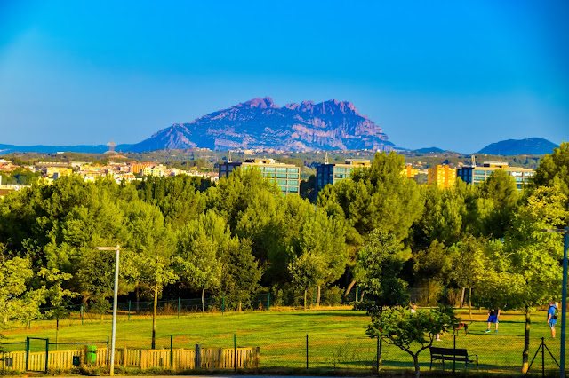 Top 14 ubicaciones con vistas a Montserrat.