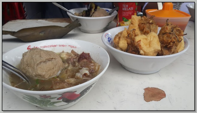 TEMPAT MAKAN ENAK DI PROBOLINGGO: “BAKSO TENES KIKIL PAK NOTO”