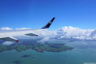 ニュージーランドへの空路の一場面