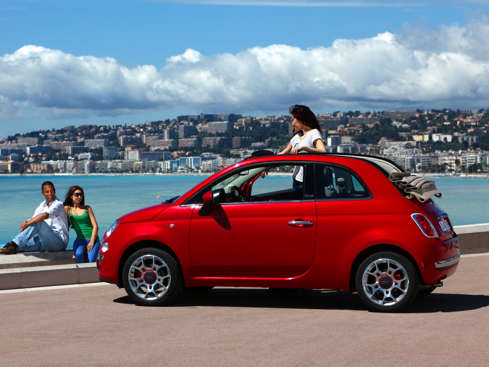 2010 Fiat 500C Pictures