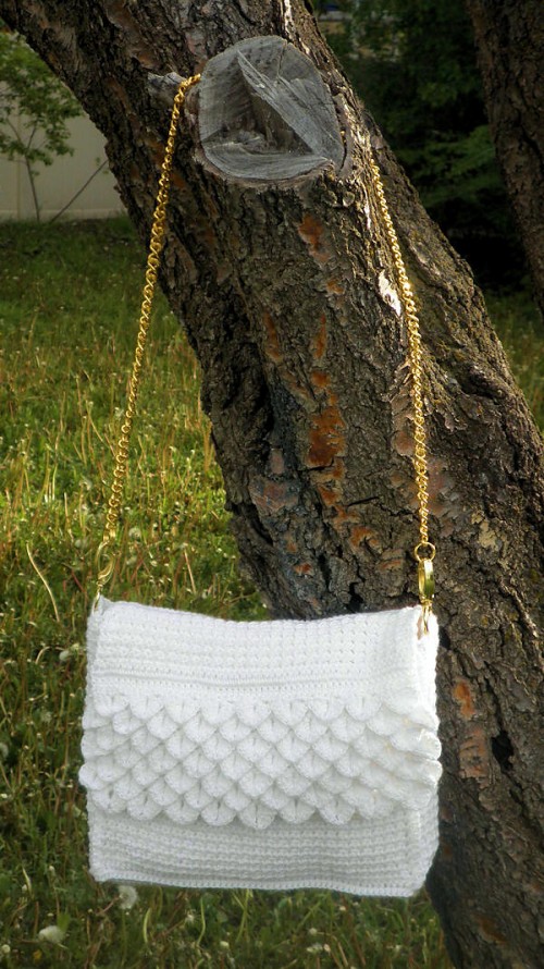 White Crocodile Purse - Free Pattern 