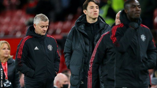 Solskjaer anatumai bado ataendelea kuifunza Man United kwa mechi itakayofuata baada ya mapumziko ya mechi za kimataifa dhidi ya Watford. (Guardian)