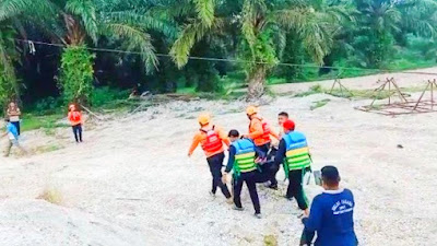 Tiga Kakak Beradik Tenggelam di Sungai Kampar Jum'at Kemarin, Dua Korban Meninggal ditemukan Pagi ini.