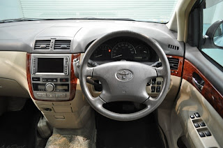 2003 Toyota Ipsum 
