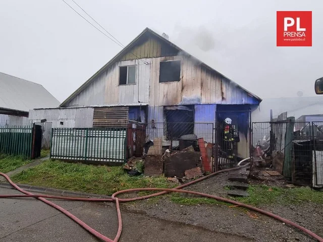 Incendio destruye vivienda en Puerto Montt