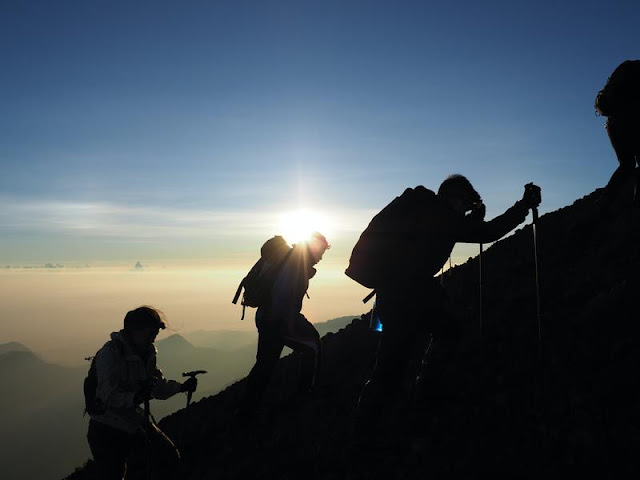 The Enchantment of Mount Rinjani, a Magnet for Nature Lovers