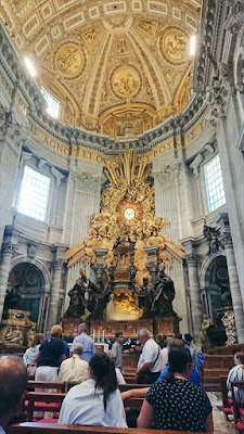 サンピエトロ大聖堂の主祭壇