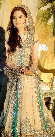 Beautiful walima dresses for bridal new fashion in Pakistan 2016-2017