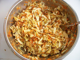 http://colorfulandcozy.blogspot.com/2015/08/asian-coleslaw.html