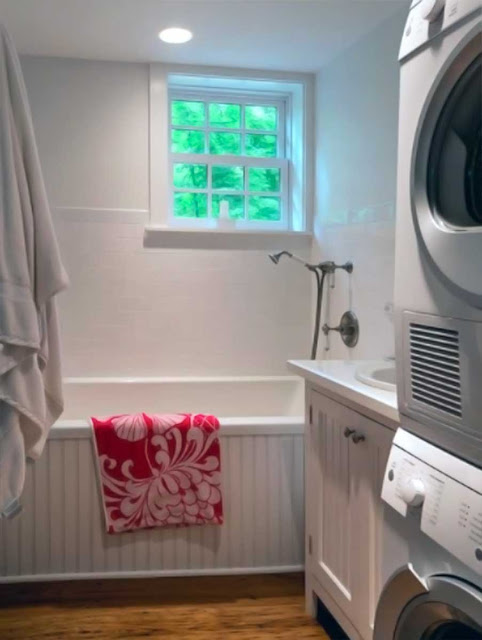 Washing machine in a small bathroom for Space Saving