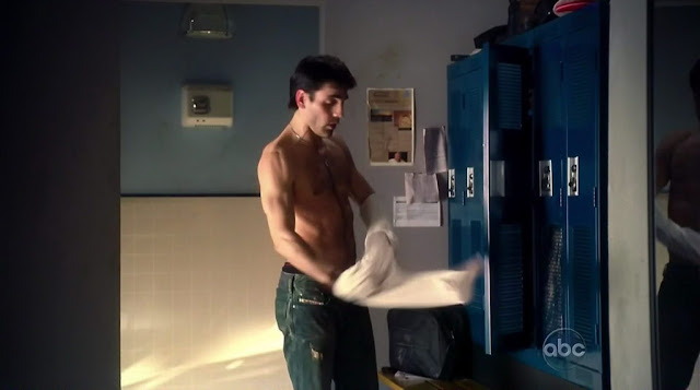 Ben Bass Shirtless on Rookie Blue s1e01