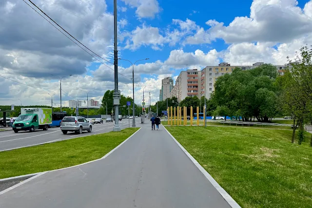 Голубинская улица, парк Ясеневские пруды