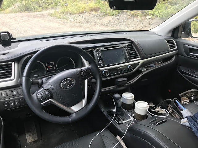 Interior view of 2019 Toyota Highlander Hybrid Limited Platinum AWD