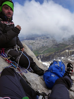 Fernando Calvo Guia de alta montaña UIAGM escaladas al naranjo Picu urriellu amistad con el diablo