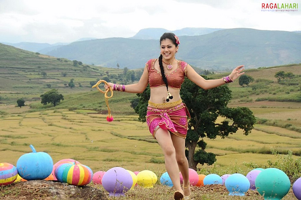 Taapsee Pannu Tamil actress latest hot song showing milky thunder ...