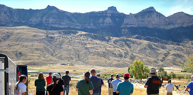 Cody Wyoming geology travel field trip folding anticline great unconformity Heart Mountain detachment Yellowstone Absaroka volcanic copyright RocDocTravel.com