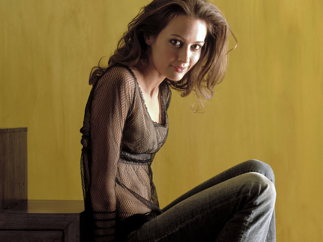 Sexy Supermodel Amy Acker Hot Pictures 1600 X 1200