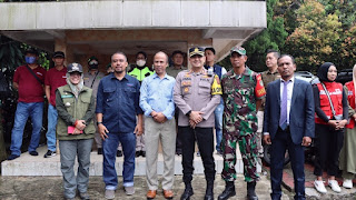 Kabid Humas Polda Jabar :   Kapolres Kembali Meninjau Pengamanan Di Beberapa Gereja