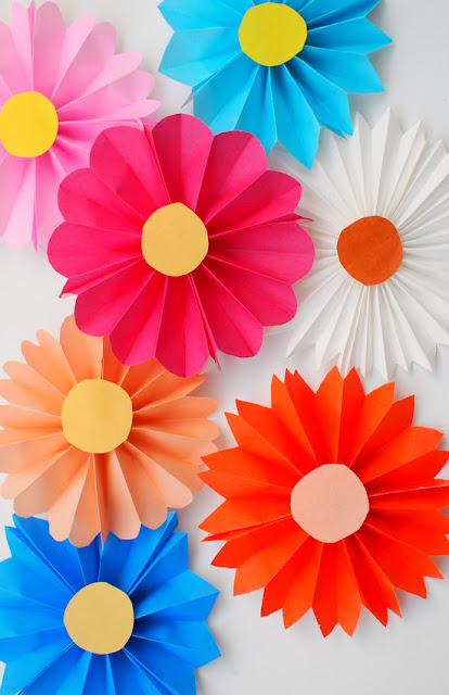 how to fold accordion folded paper flowers with origami paper