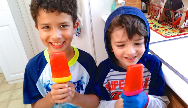 our favorite summertime treat - strawberry lemonade popsicles