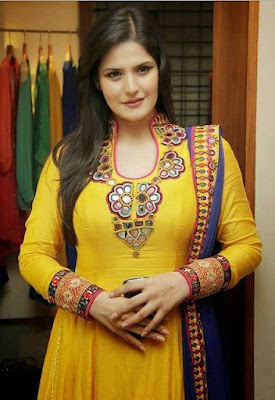 Zarine Khan Hot Bikini Image Gallery, Images, Photos, Pics ...