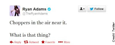 Cantor Ryan Adams tweets sobre Spotting um UFO enorme Last Night
